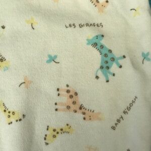 BABY OshKosh B’Gosh pajamas giraffe print size 0-3 months